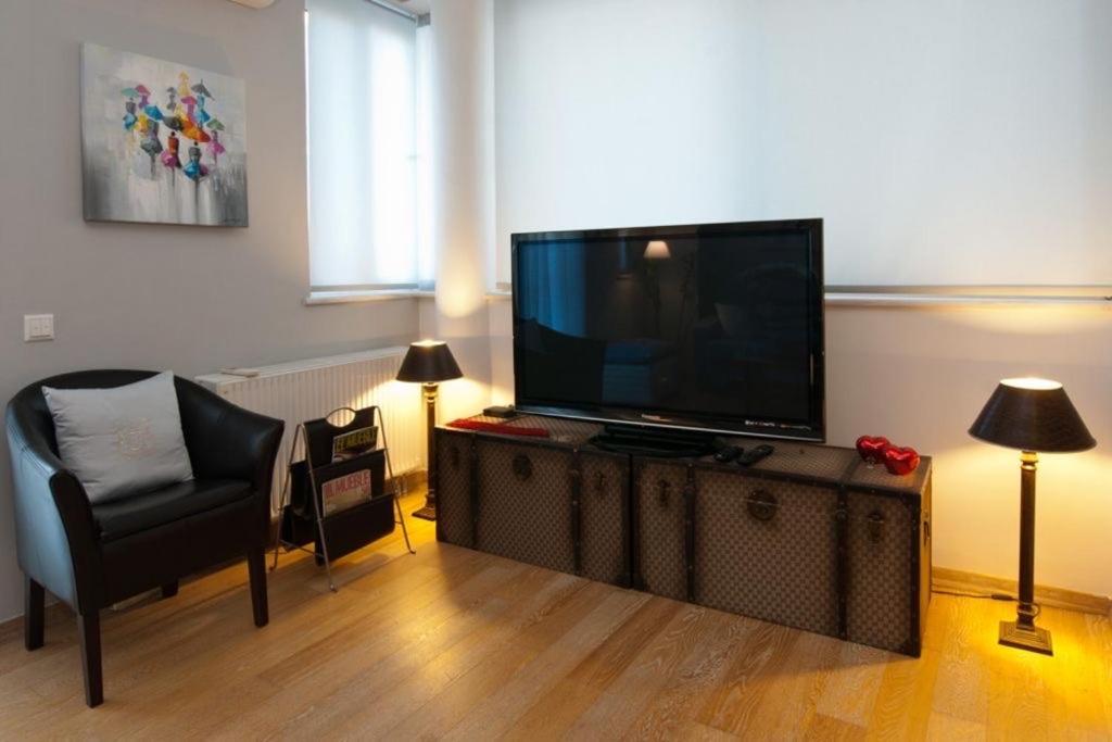 Acropolis Luxury Apartment With Balcony 雅典 外观 照片