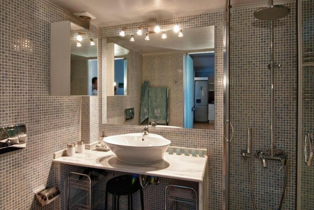 Acropolis Luxury Apartment With Balcony 雅典 外观 照片